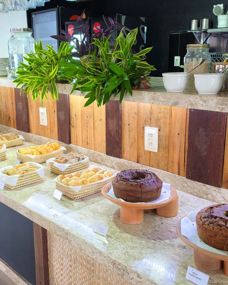 Mesa de café da manhã do Ecoprivillege Hotel